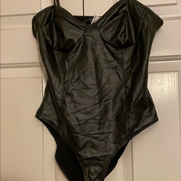 Black Forever 21 Faux Leather Bodysuit L - Picture 4 of 6